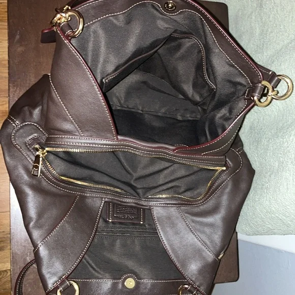 COACH Signature Lexy Shoulder Bag. Color: Black Smoke - Picture 4 of 4